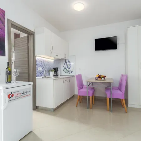 Apartment Vita'1 *