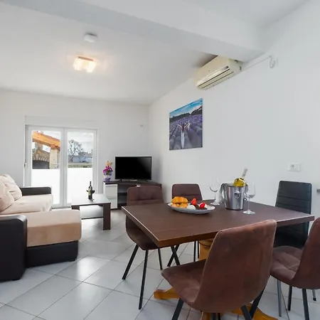 Vita'1 Apartment *