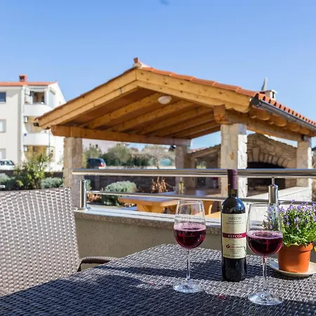 Apartment Vita'1 *