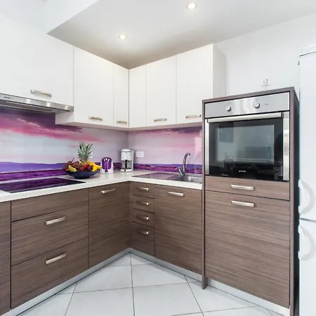 Apartment Vita'1 *