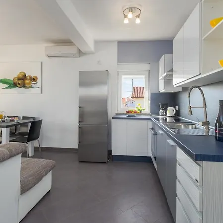 Vita'1 Apartment *